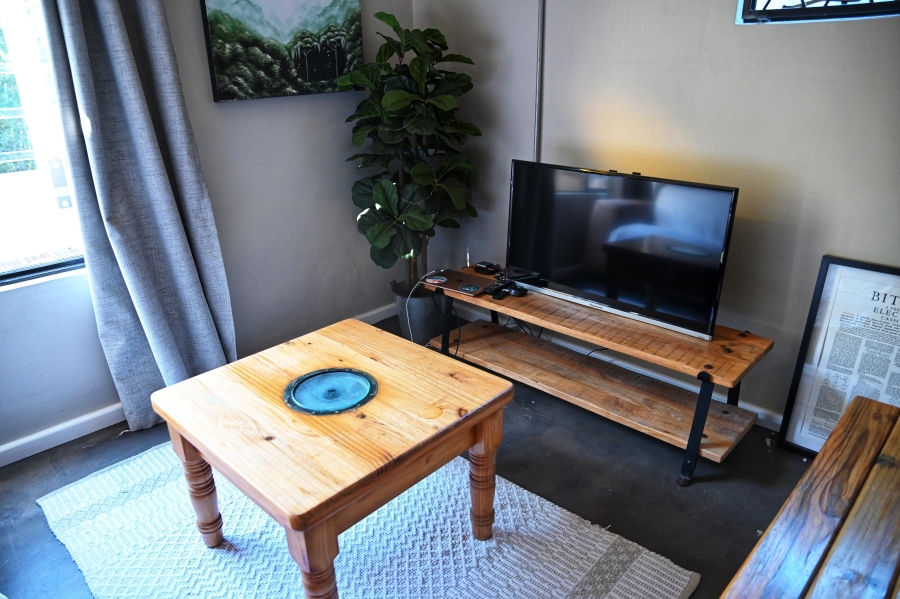 8 Bedroom Property for Sale in Hoekwil Western Cape